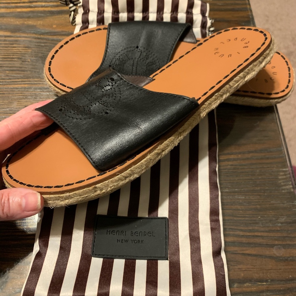 SOLD Sz 8 Henri Bendel Black Slides & Sleeper - Picture 3 of 12